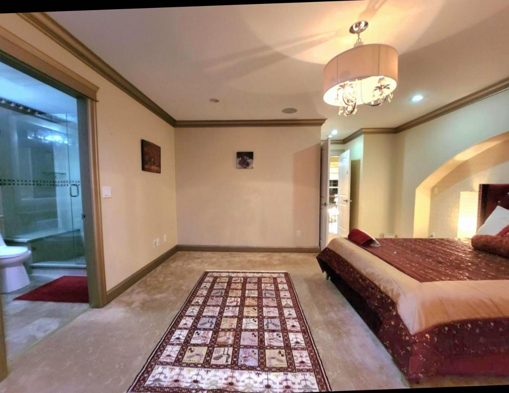 Empress Madani Palace Hotel Surrey Exterior photo